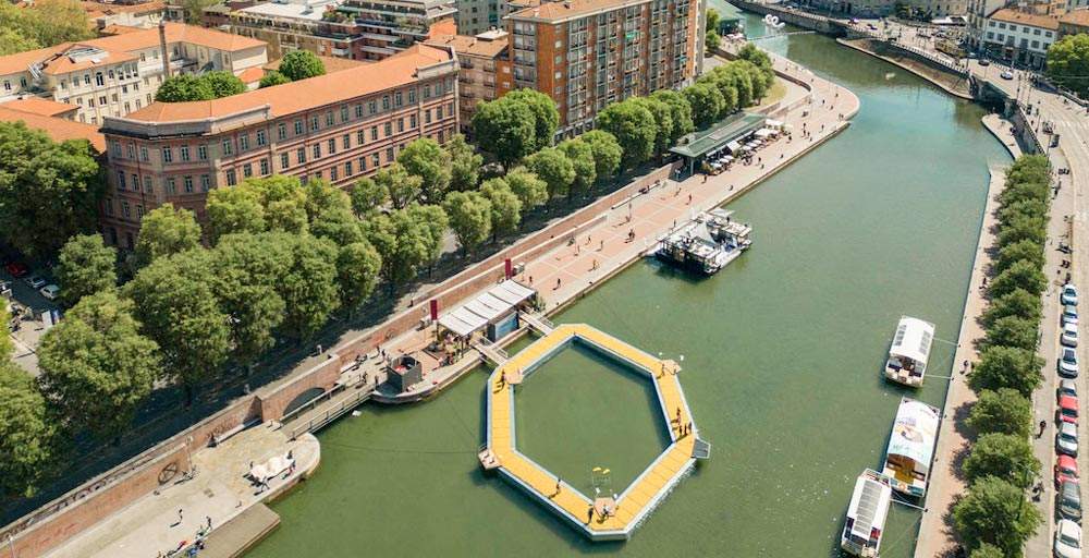 In Milan's Darsena, the floating platform by Michele De Lucchi and AMDL