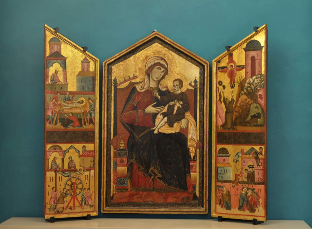 Pinacoteca Nazionale di Siena, das Triptychon von Santa Chiara wurde dank der Galleria dell'Accademia in Florenz wieder zusammengesetzt