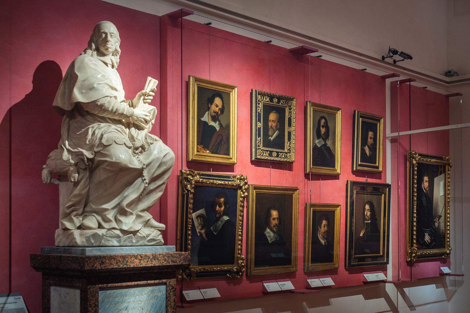 Uffizi, the rooms of artists' portraits. Uffizi, the rooms of artists' portraits.