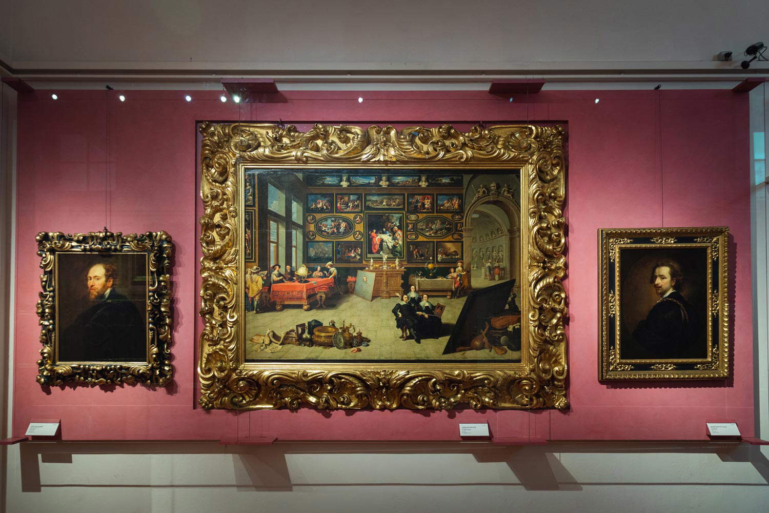 Uffizi, the rooms of artists' portraits. Uffizi, the rooms of artists' portraits.