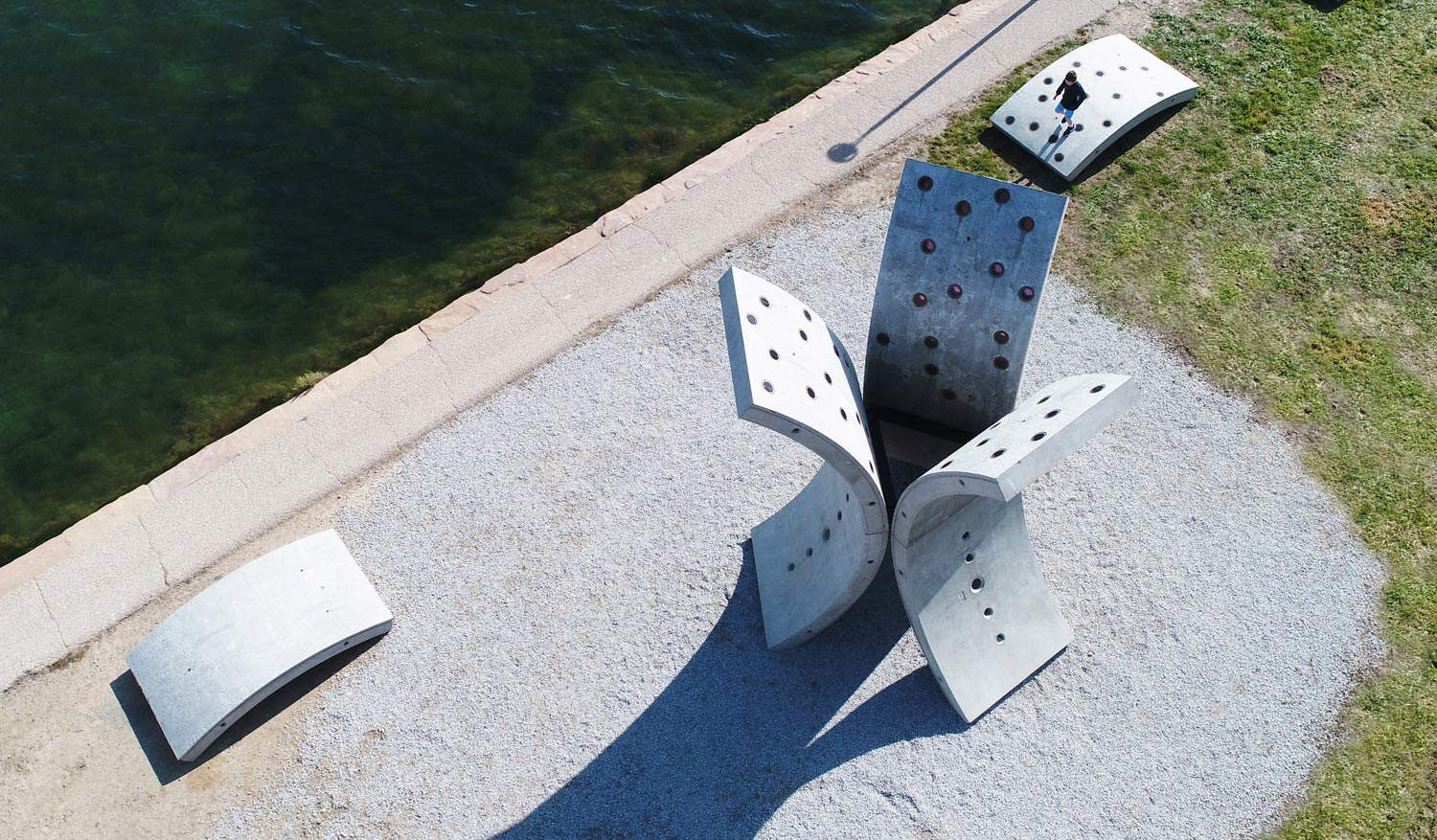 Virginia Overton, Tulpe (2022). Foto: Daniele Molajoli. Mit freundlicher Genehmigung der Künstlerin und Hypermaremma