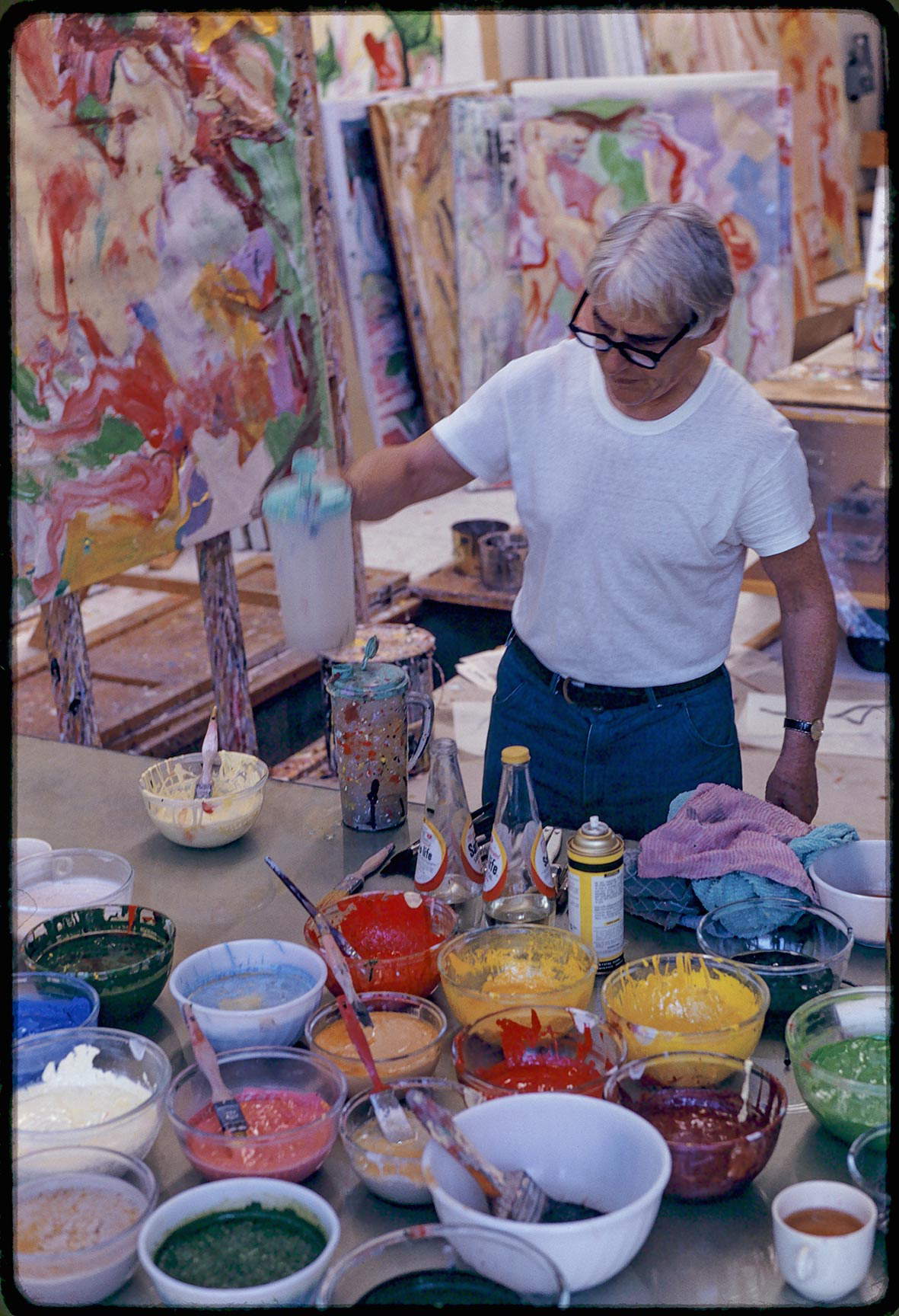 Willem de Kooning dans son studio à East Hampton, New York 1971 Photo de Dan Budnik ©2023 Propriété de Dan Budnik. Tous droits réservés Œuvre d'art © 2023 The Willem de Kooning Foundation Willem de Kooning dans son studio à East Hampton, New York 1971 Photo de Dan Budnik ©2023 Propriété de Dan Budnik. Tous droits réservés Œuvre d'art © 2023 The Willem de Kooning Foundation