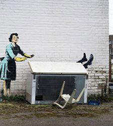 Banksy makes a new mural, against violence against women