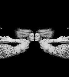 A Milano una mostra su Ossie Clark e Celia Birtwell, i creativi della Swinging London