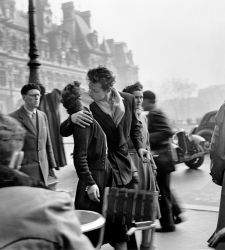 Verona, al Palazzo della Gran Guardia le celebri fotografie di Robert Doisneau