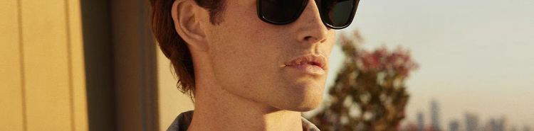 La Ray-Ban Wayfarer: la longue histoire d'une ic&ocirc;ne du design portable