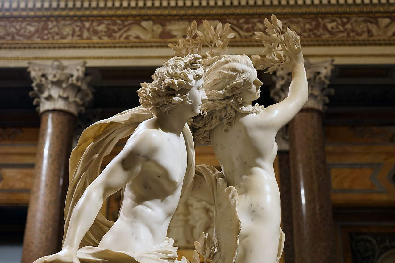 The figures from behind. Photo: Fabrizio Garrisi The figures from behind. Photo: Fabrizio Garrisi
