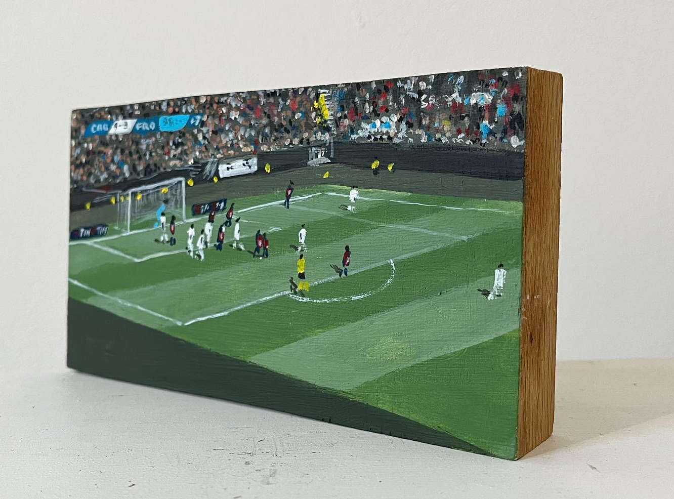 Simone Tribuiani, CAG 4-3 FRO 96:45 (2023; Acryl auf Tafel, 15x8,5 cm) Simone Tribuiani, CAG 4-3 FRO 96:45 (2023; Acryl auf Tafel, 15x8,5 cm)