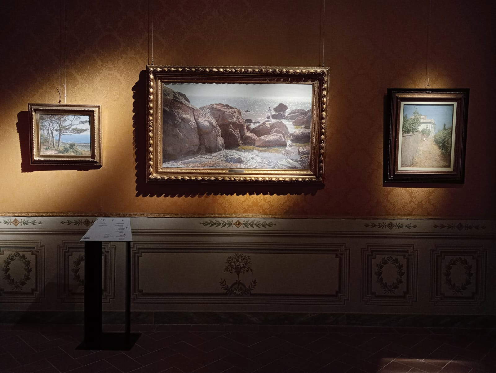 Einrichtung der Ausstellung Raffaello Gambogi. Kunst als Offenbarung Einrichtung der Ausstellung Raffaello Gambogi. Kunst als Offenbarung