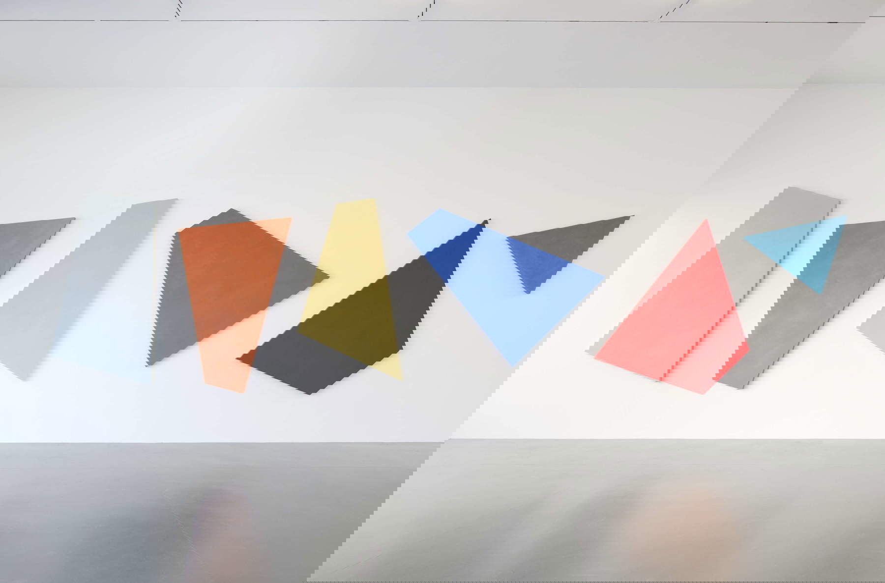 Julian Dal Molin, Irregolare 2 (2023; tecnica mista, 6 elementi, 3,35 x 13 m)