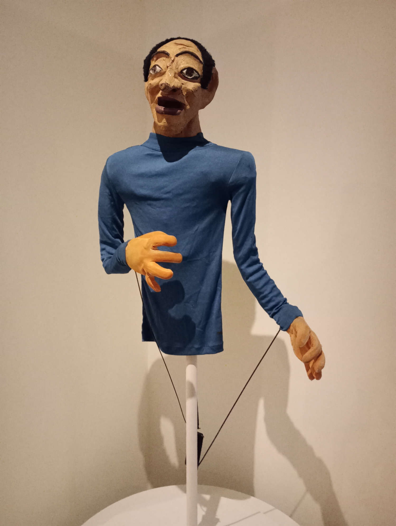 Otello Sarzi, Angoscia (1968; marioneta de varilla para Quello che penso ti dico; Reggio Emilia, Fondazione Famiglia Sarzi) Otello Sarzi, Angoscia (1968; marioneta de varilla para Quello che penso ti dico; Reggio Emilia, Fondazione Famiglia Sarzi)