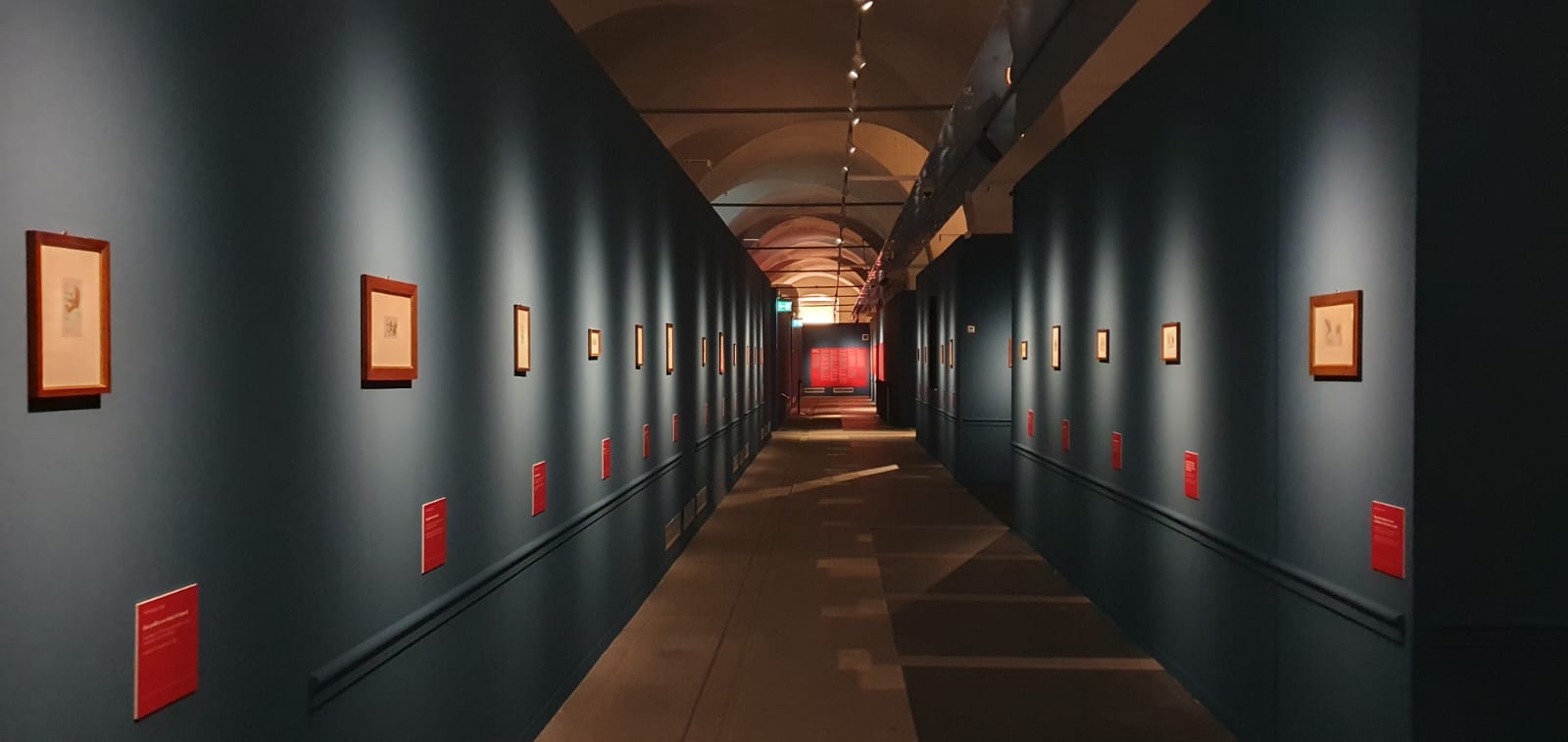 Einrichtung der Ausstellung Leonardo da Vinci. Schönheit und Erfindung