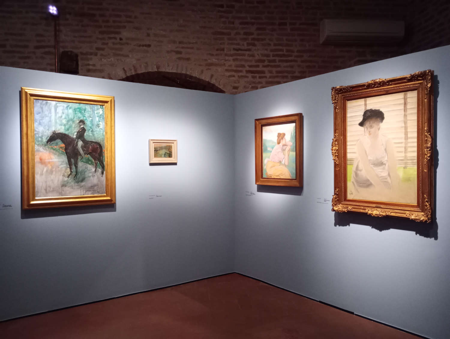 Allestimenti della mostra Henri de Toulouse Lautrec. Parigi 1881-1901 Allestimenti della mostra Henri de Toulouse Lautrec. Parigi 1881-1901