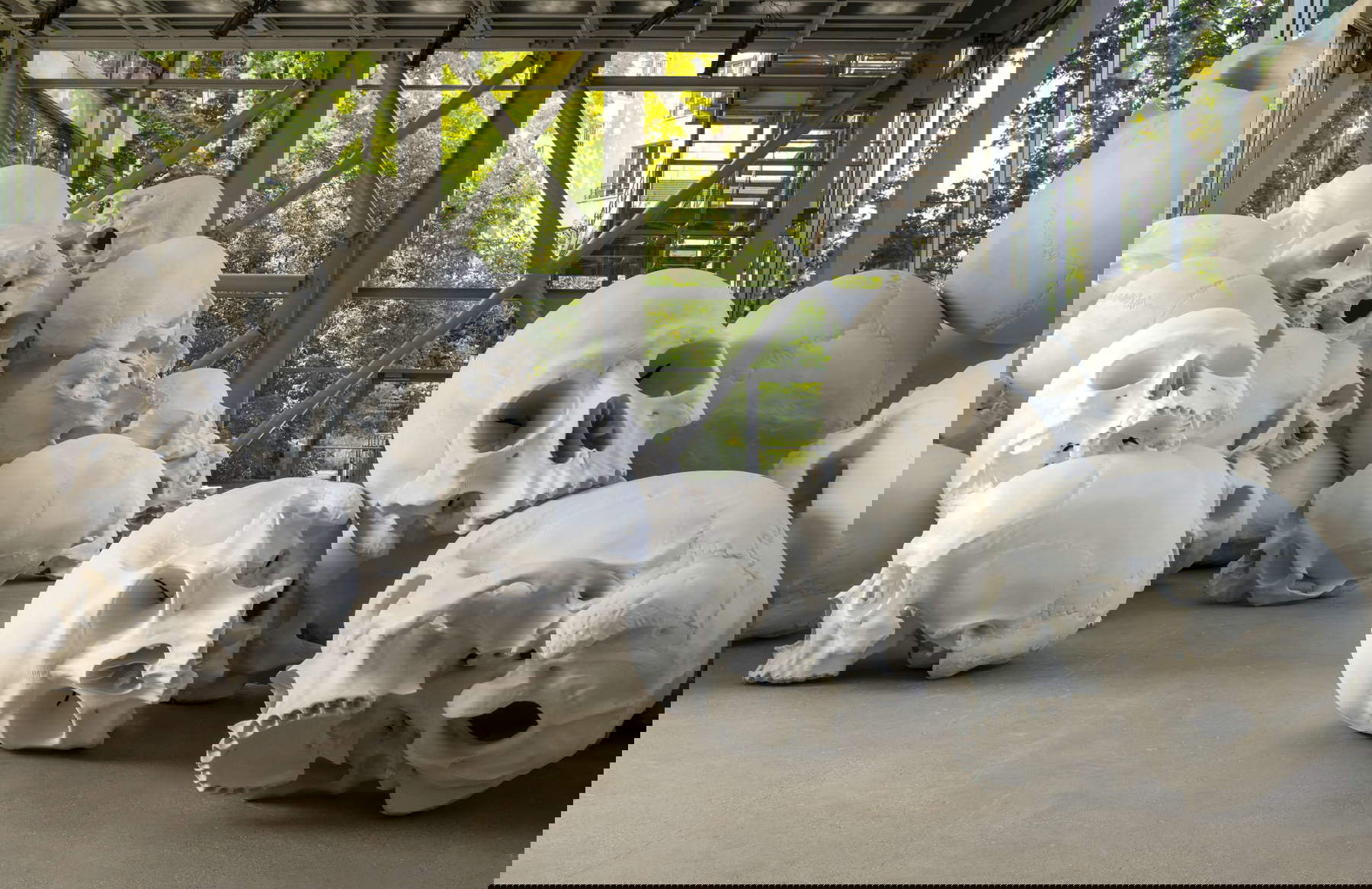 Ron Mueck, Mass (2017 ; dimensions variables ; Melbourne, National Gallery of Victoria)