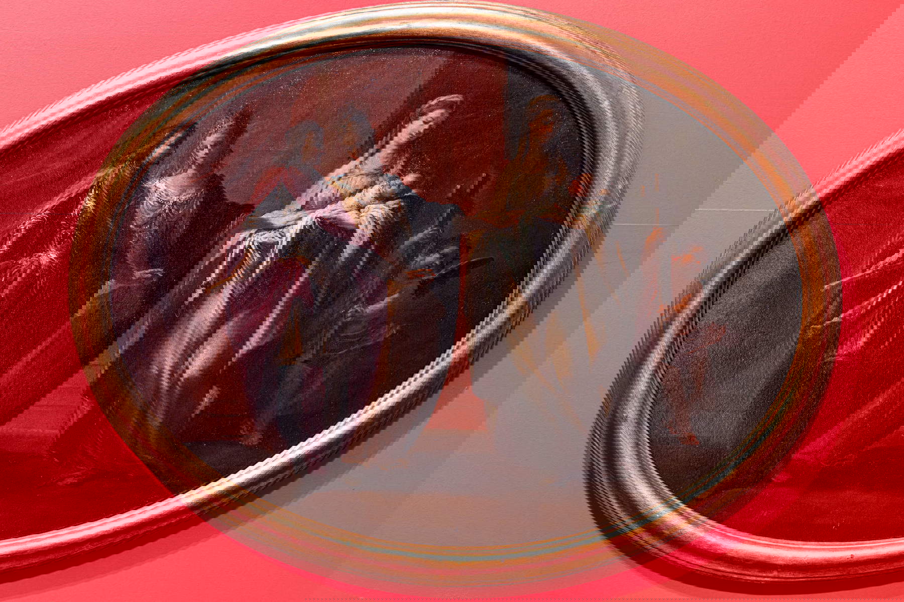 Ilario Mercanti detto lo Spolverini, Filippo V ed la regina Elisabetta Farnese osservano l&rsquo;Infante Carlo in braccio alla Fede (1716 circa; olio su tela ovale, 76 &times; 101 cm; Piacenza, Musei Civici di Palazzo Farnese, inv. 303)