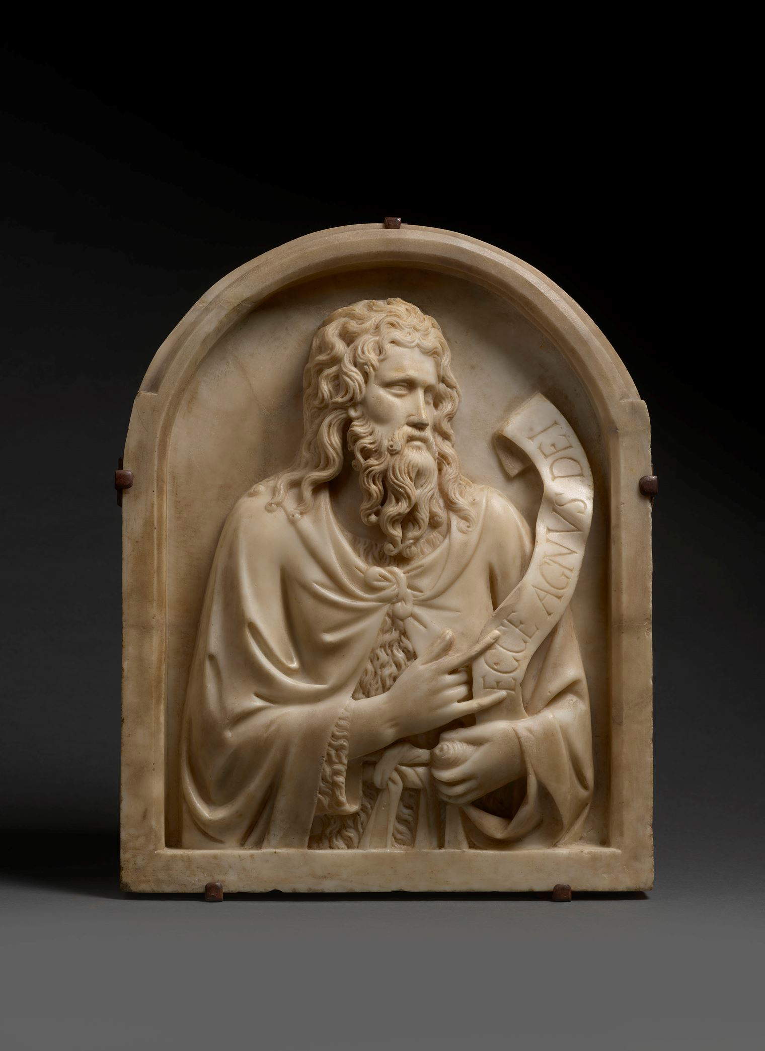 Tino da Camaino, Saint Jean-Baptiste (vers 1330 ; marbre, 49,5 x 38,5 cm). Présenté par Daniel Katz