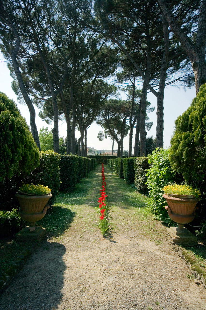 Marco Bagnoli, Rote Furche (2011) Marco Bagnoli, Rote Furche (2011)