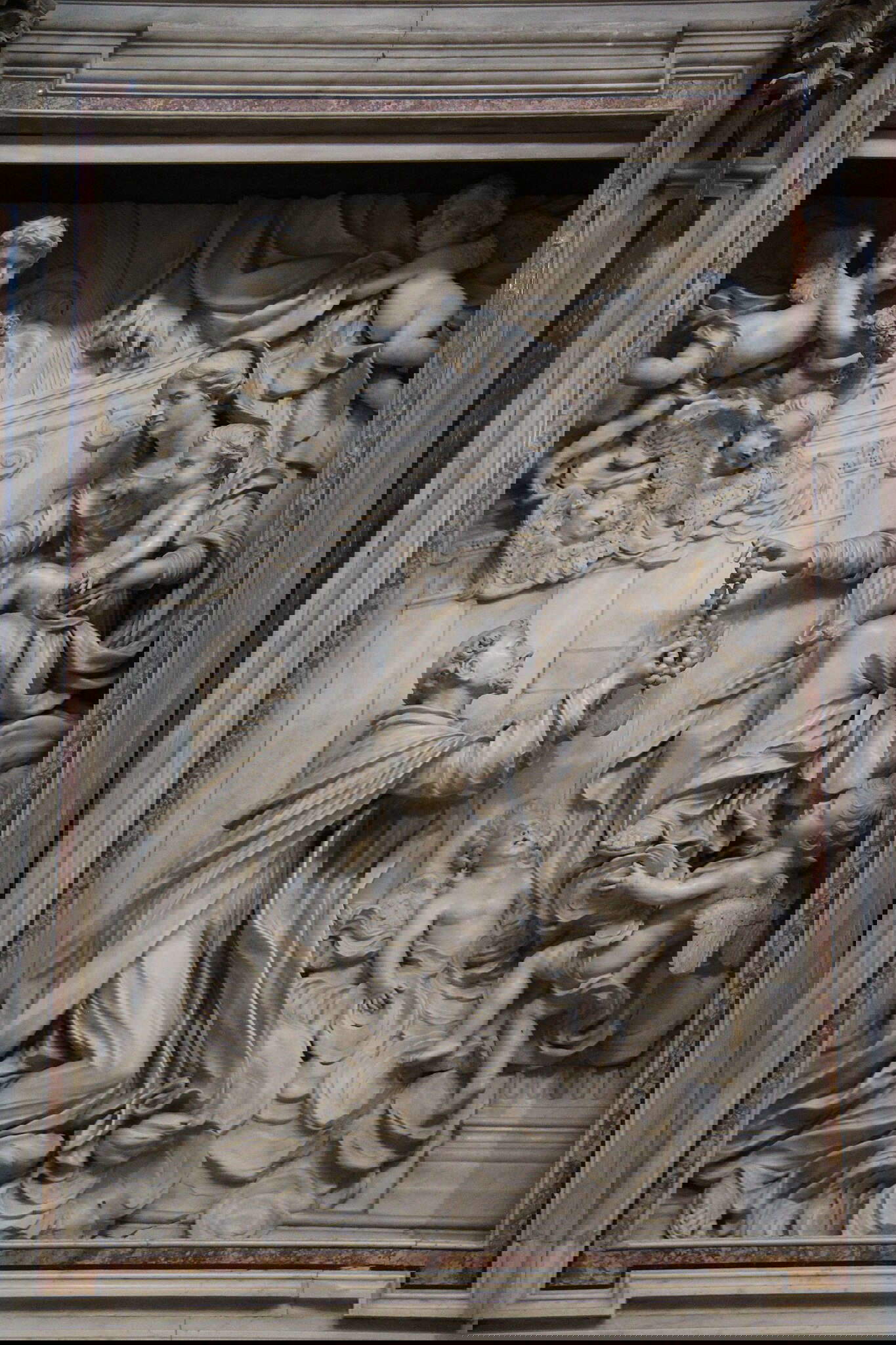 Giovanni Lazzoni, Andrea Lazzoni, Tommaso Lazzoni, Madonna del Rosario (fine del XVII secolo; marmo; Massa, Duomo) Giovanni Lazzoni, Andrea Lazzoni, Tommaso Lazzoni, Madonna del Rosario (fine del XVII secolo; marmo; Massa, Duomo)