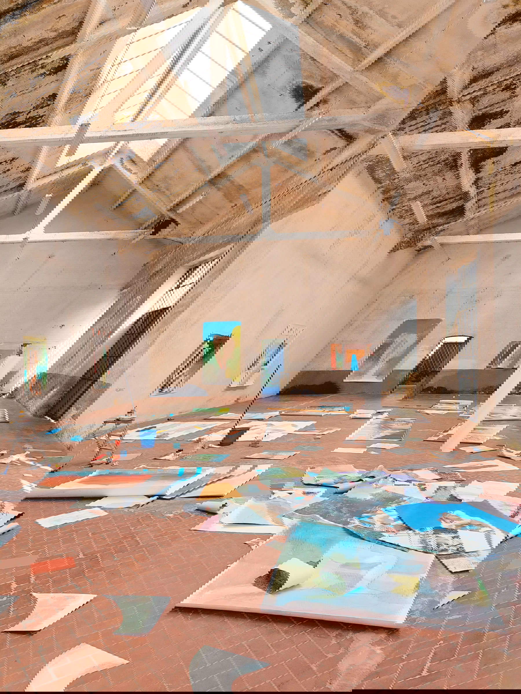 Cesare Biratoni, Opificio, 2023, Santo Stefano Magra, Galerie Cardelli&amp;Fontana, Blick auf die im Bau befindliche Residenz