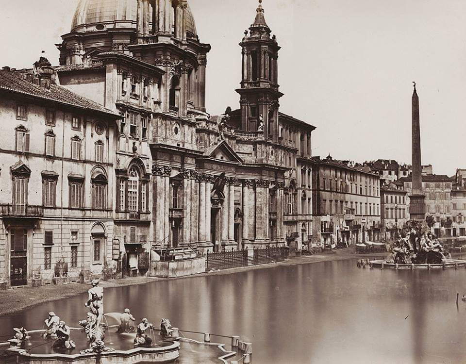 Foto storica degli allagamenti della piazza nel corso dell’Ottocento Foto storica degli allagamenti della piazza nel corso dell’Ottocento