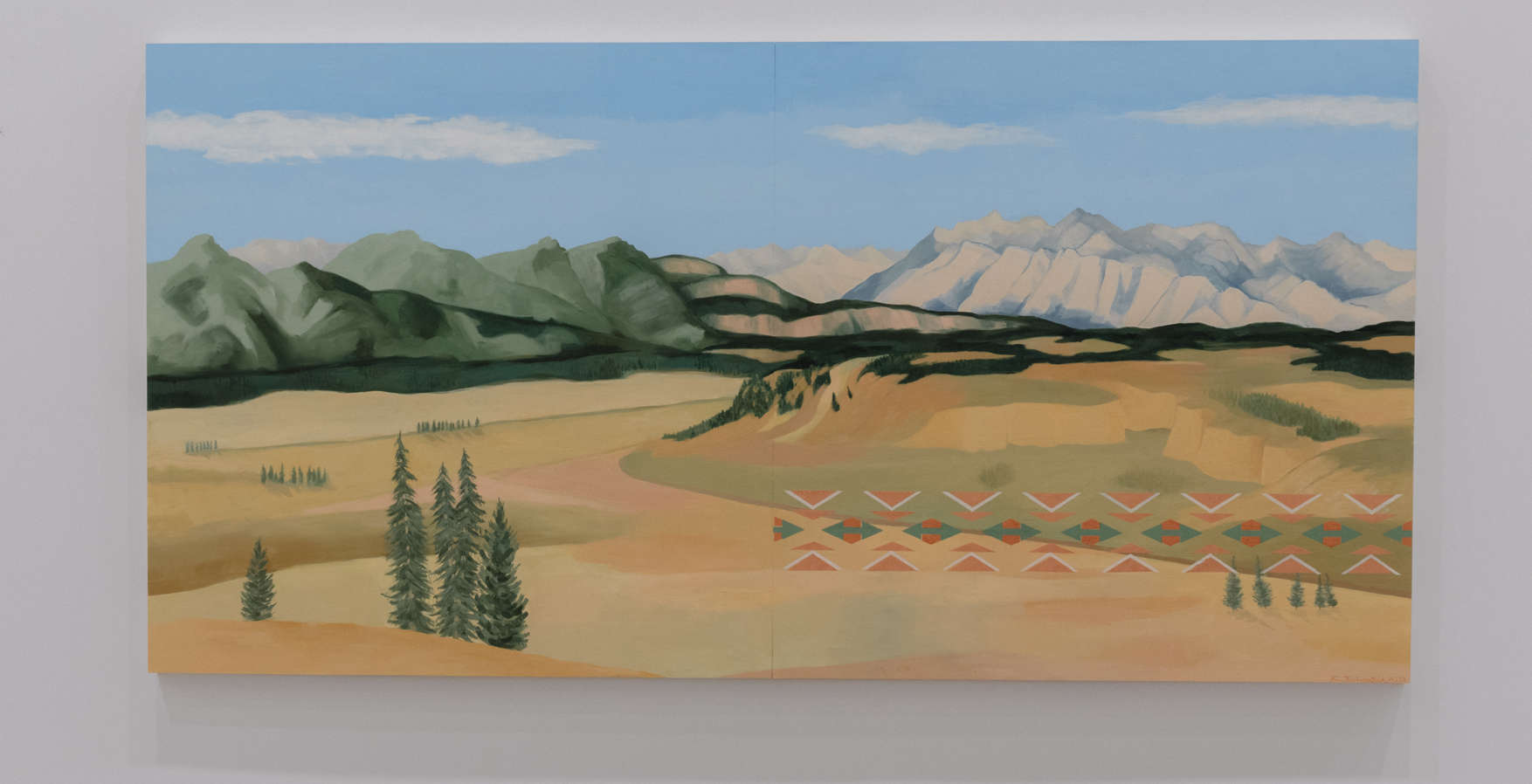 Kay Walkingstick, Galena Pass (2023; olio su tavola diviso in due parti, 101,6 x 203,2 cm). Foto: Matteo De Mayda Kay Walkingstick, Galena Pass (2023; olio su tavola diviso in due parti, 101,6 x 203,2 cm). Foto: Matteo De Mayda