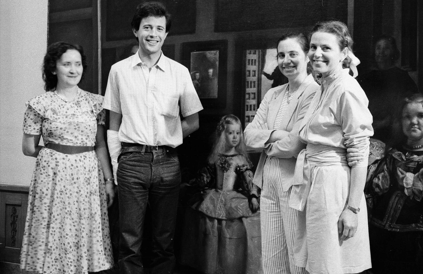 Les protagonistes de la restauration de 1984 : de gauche à droite, Clara Quintanilla, Enrique Quintana, Rocío Dávila et Maite Dávila, responsables de la restauration après le nettoyage effectué par John Brealey. Les protagonistes de la restauration de 1984 : de gauche à droite, Clara Quintanilla, Enrique Quintana, Rocío Dávila et Maite Dávila, responsables de la restauration après le nettoyage effectué par John Brealey.