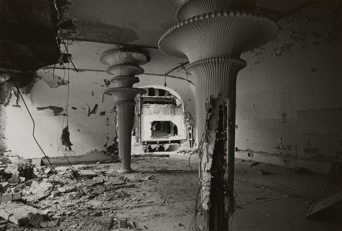 Ryuji Miyamoto, Grosses Schauspielhaus (Berlin, 1985; silver gelatin print, 34.3 x 50.9 cm) Ryuji Miyamoto, Grosses Schauspielhaus (Berlin, 1985; silver gelatin print, 34.3 x 50.9 cm)