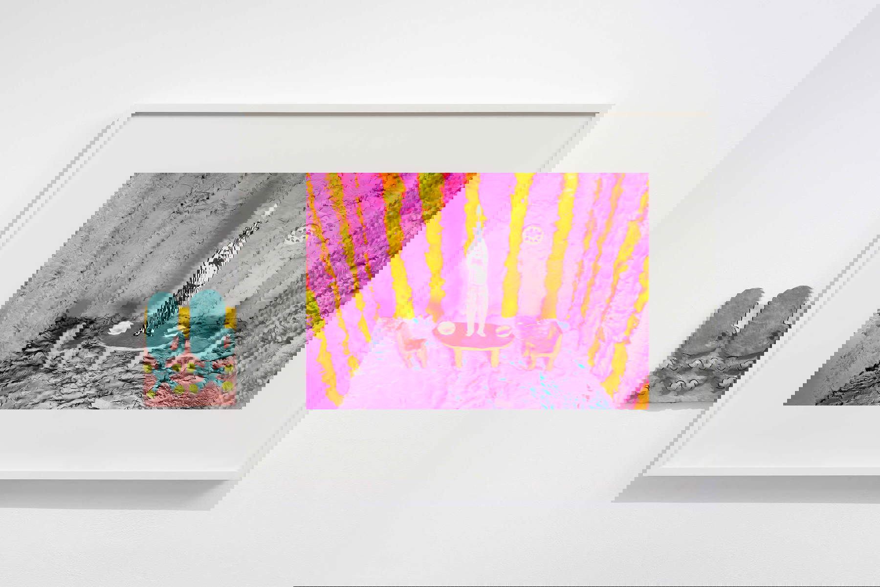 Luca Staccioli, Familiar stories (returns), dining room (2022 ; FineArt Giclée print on Hahnemühle Photo Rag Baryta mounted on dibond, glazed ceramic). Photo : Michela Pedranti. Luca Staccioli, Familiar stories (returns), dining room (2022 ; FineArt Giclée print on Hahnemühle Photo Rag Baryta mounted on dibond, glazed ceramic). Photo : Michela Pedranti.