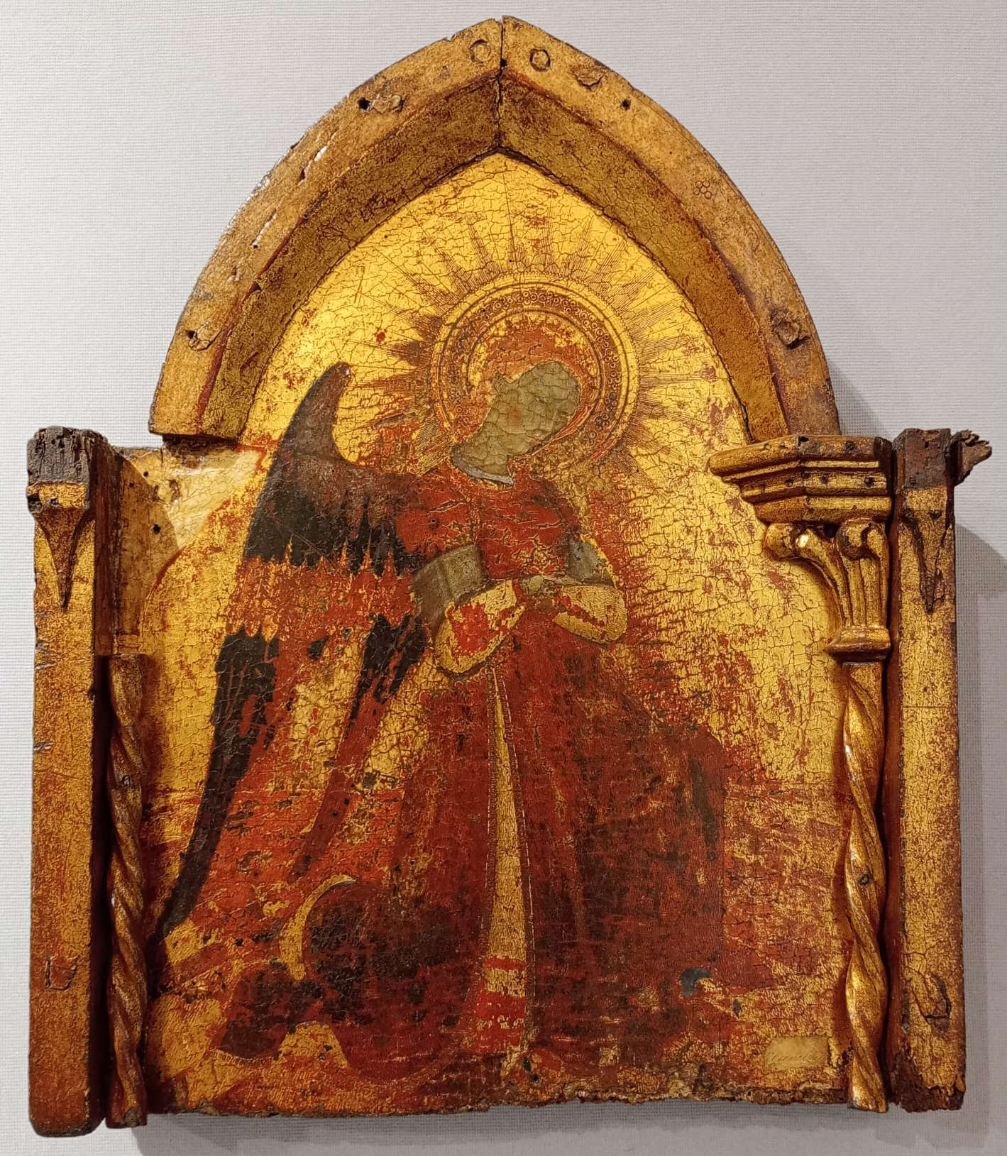 Stefano di Giovanni known as Sassetta, Announcing Angel (c. 1428-1430; tempera and gold on panel, 60 x 49.5 cm; Massa Marittima, Museo di San Pietro all'Orto) Stefano di Giovanni known as Sassetta, Announcing Angel (c. 1428-1430; tempera and gold on panel, 60 x 49.5 cm; Massa Marittima, Museo di San Pietro all'Orto)