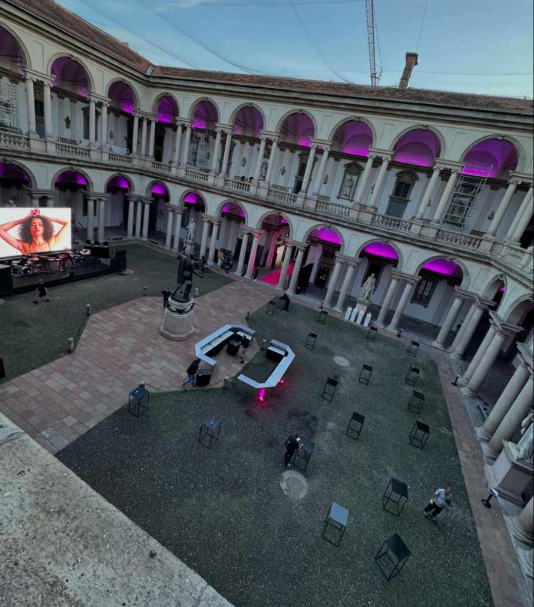 Cena di Veralab alla Braidense, il cortile di Brera. Foto: Bonbonreich Cena di Veralab alla Braidense, il cortile di Brera. Foto: Bonbonreich