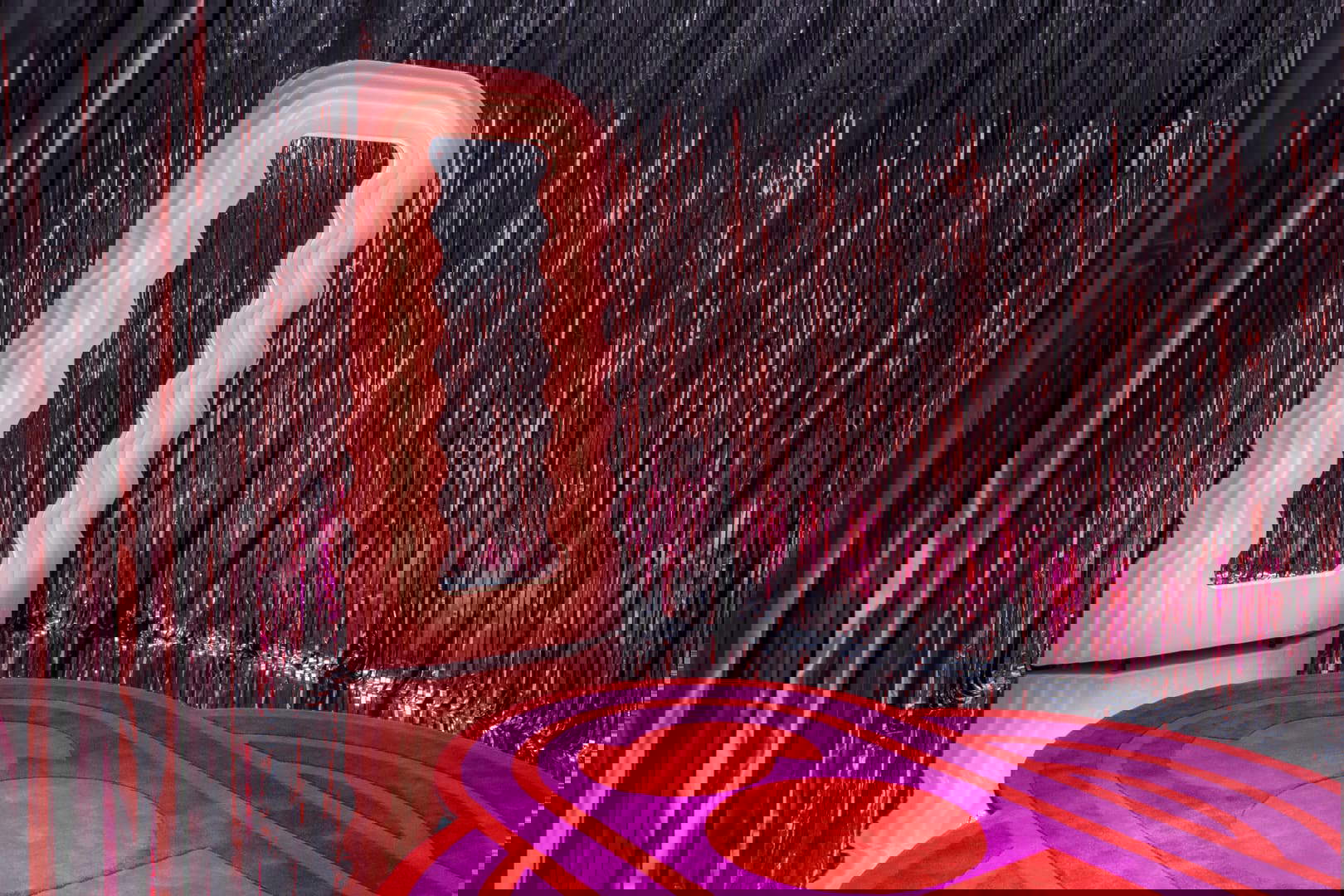 The Ultrafragola mirror set. Photo: Poltronova