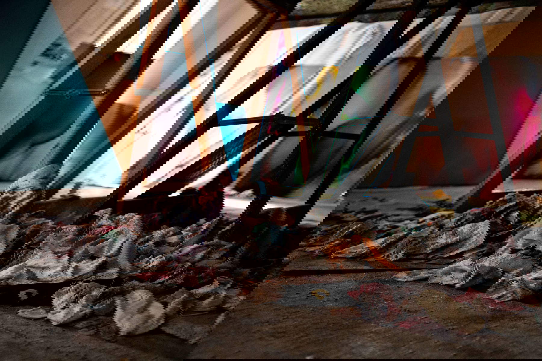 Maurizio Faleni at work on his works