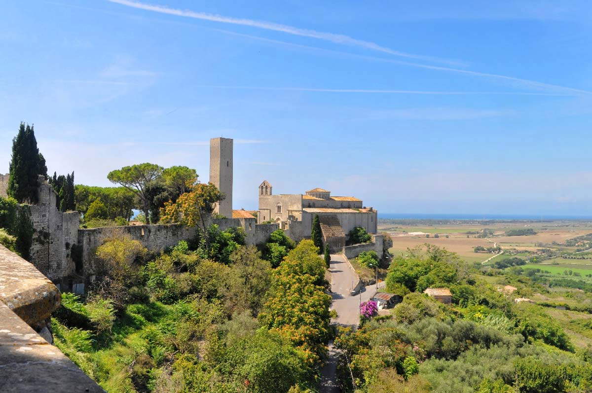 Tarquinia, Santa Maria in Castello. Photo : Ra Boe Tarquinia, Santa Maria in Castello. Photo : Ra Boe