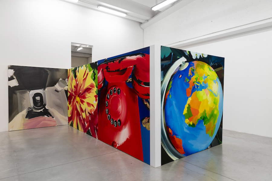 Montage de l'exposition Monumental Ordinary