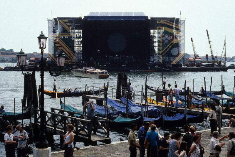 Pink Floyd concert in Venice, July 15, 1989 Pink Floyd concert in Venice, July 15, 1989