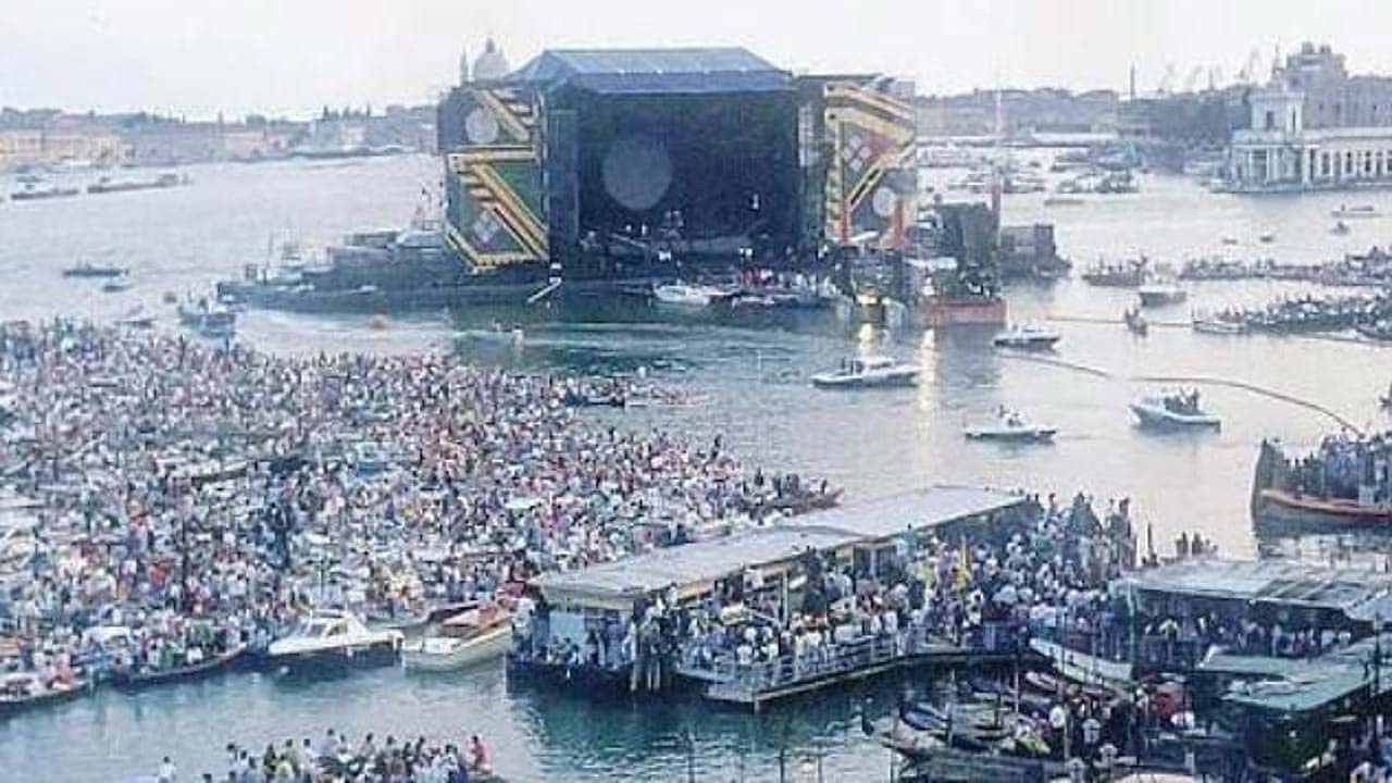 Pink Floyd concert in Venice, July 15, 1989 Pink Floyd concert in Venice, July 15, 1989