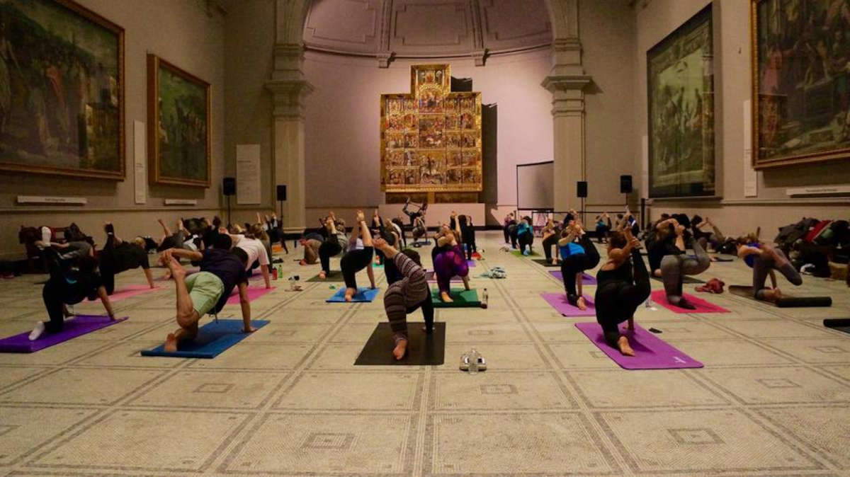 Yoga im V&amp;A Museum