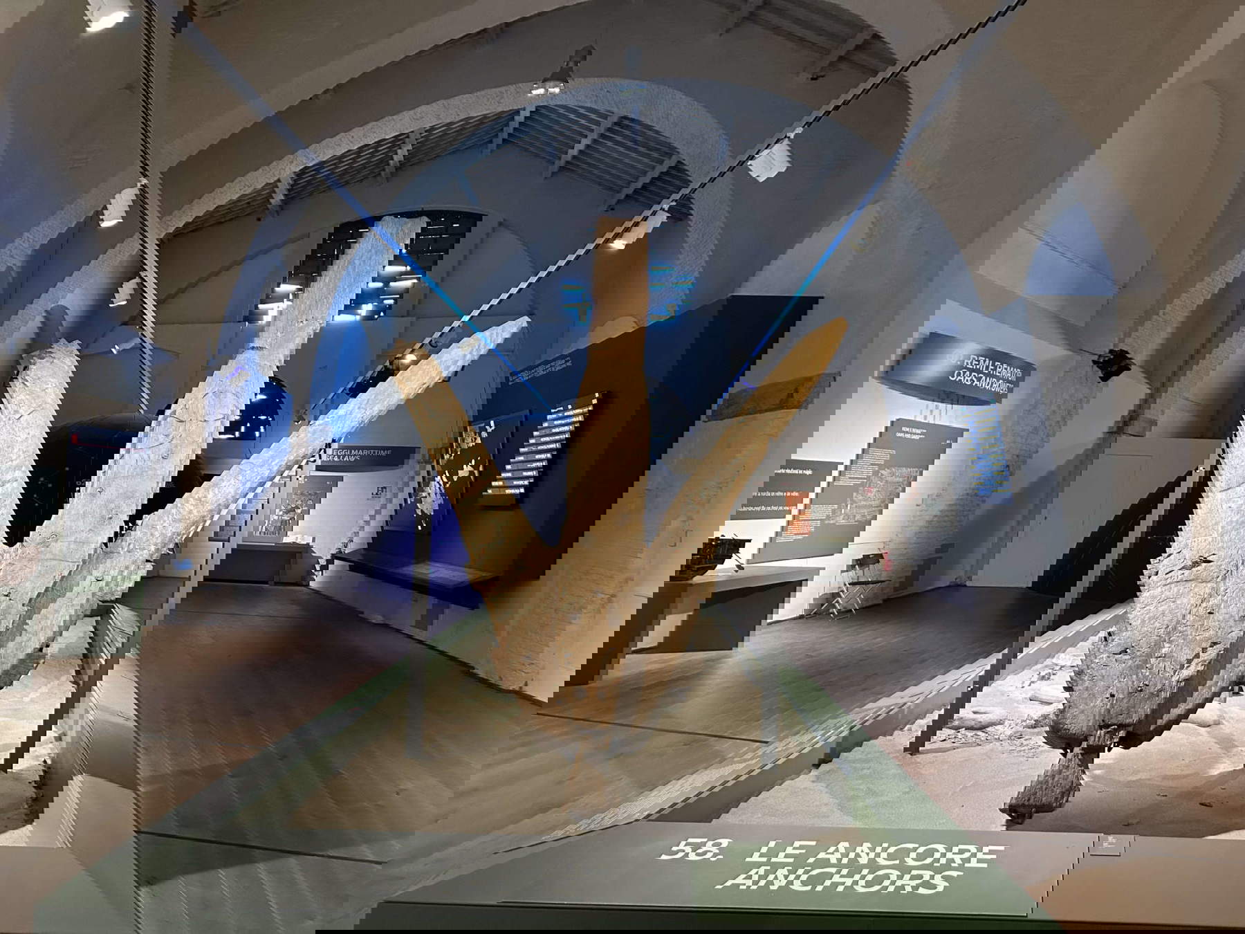 Holzanker von Schiff A, 2. Jahrhundert nach Christus.