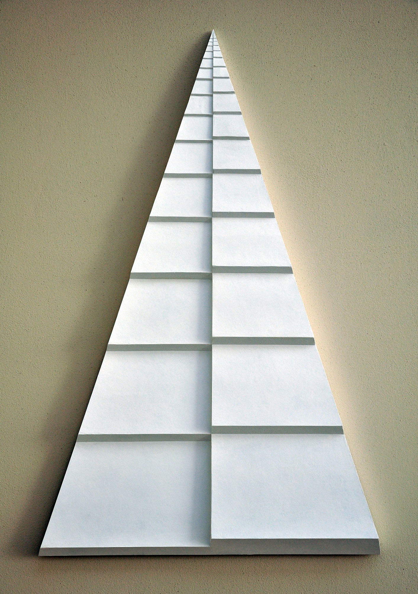 Paolo Cavinato, Via (2010; Karton, Stuck, Acryl, 120 x 80 x 8 cm)