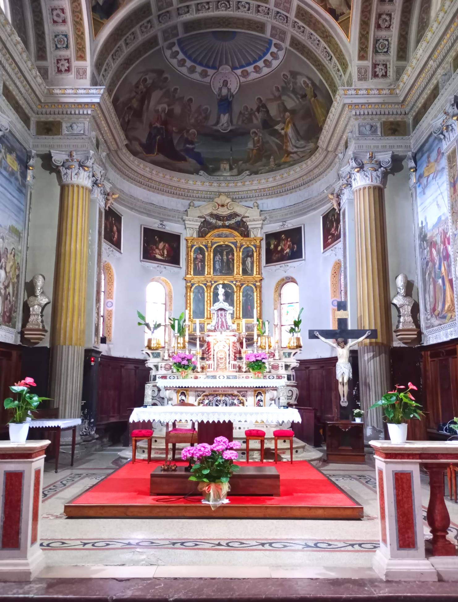 Intérieur de l'église San Bartolomeo à Tiarno di Sotto