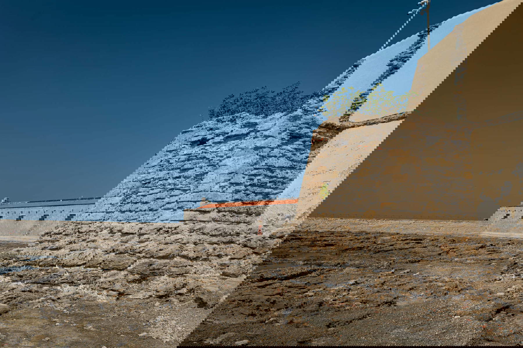 La torre, vestigio del antiguo lazzeretto, en la actualidad. Foto de Emiliano Cicero, 2023 La torre, vestigio del antiguo lazzeretto, en la actualidad. Foto de Emiliano Cicero, 2023