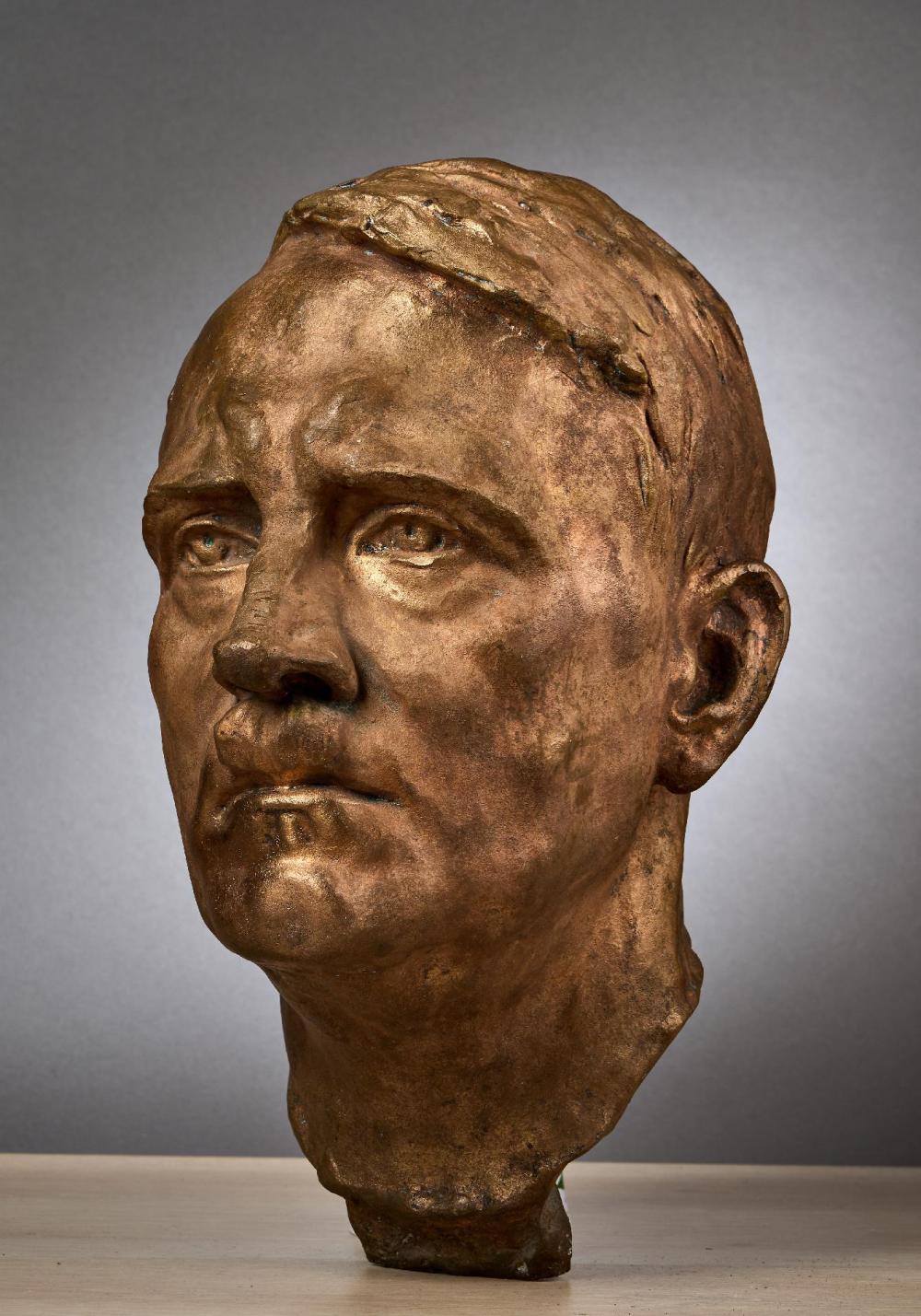 Arno Breker, Porträt von Adolf Hitler (1935; Bronze, Höhe 42 cm; Privatsammlung) Arno Breker, Porträt von Adolf Hitler (1935; Bronze, Höhe 42 cm; Privatsammlung)