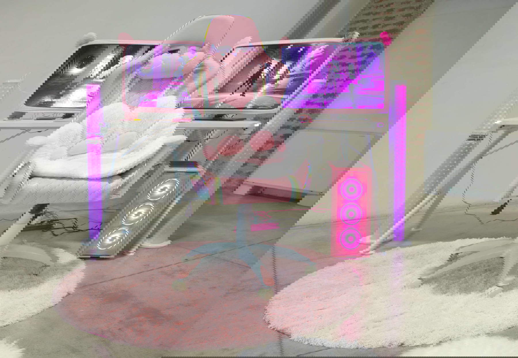 Kamilia Kard, Loading Instructions Mansplaining (2021), Careof Milano. A Visual Threesome curata da Giada Pellicari con Marta Bianchi Kamilia Kard, Loading Instructions Mansplaining (2021), Careof Milano. A Visual Threesome curata da Giada Pellicari con Marta Bianchi