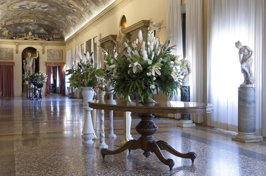 Chiara Lecca, Still Life series (2007-2016). Veduta dell’installazione, Palazzo d’Accursio per Art City Polis 2017 Bologna. Foto: Olimpia Lalli. Chiara Lecca, Still Life series (2007-2016). Veduta dell’installazione, Palazzo d’Accursio per Art City Polis 2017 Bologna. Foto: Olimpia Lalli.