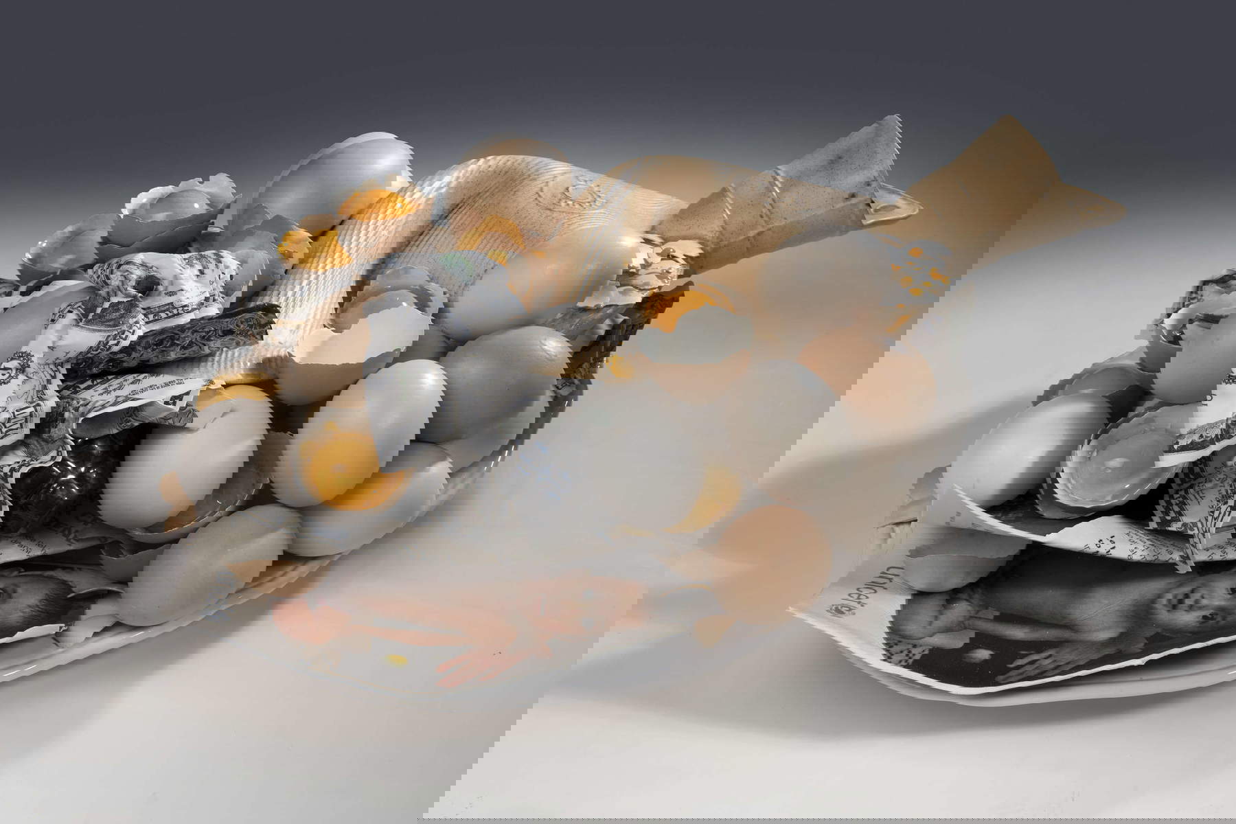 Bertozzi&amp;Casoni, Istantanea (2022; polychrome Keramik, 16 x 27 x 30 cm)