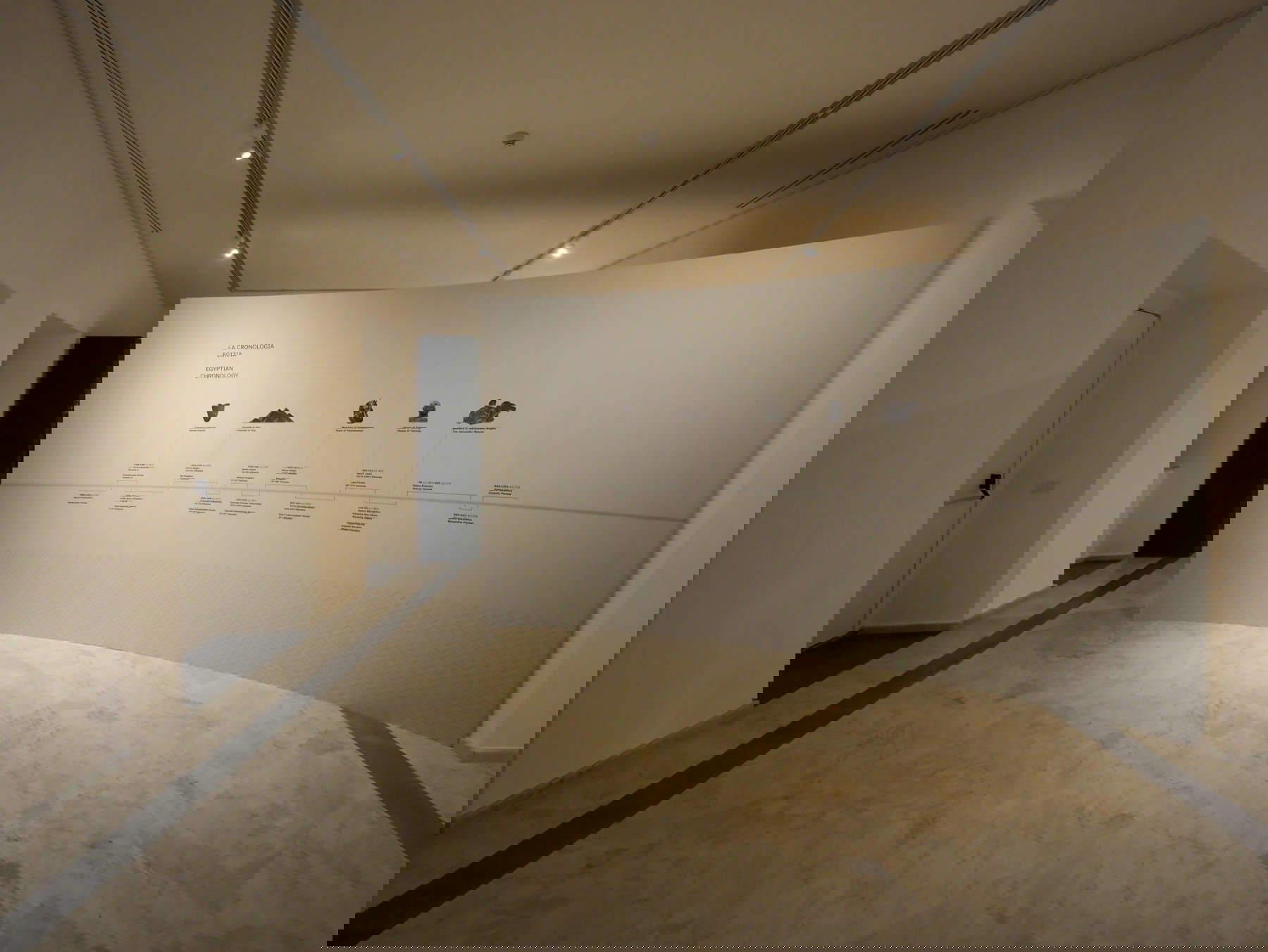 Ausstellungsaufbau Die Ägypter und die Geschenke des Nils, Fortino Leopoldo I, Forte dei Marmi, 2024. Foto: Barbara Cardini Ausstellungsaufbau Die Ägypter und die Geschenke des Nils, Fortino Leopoldo I, Forte dei Marmi, 2024. Foto: Barbara Cardini