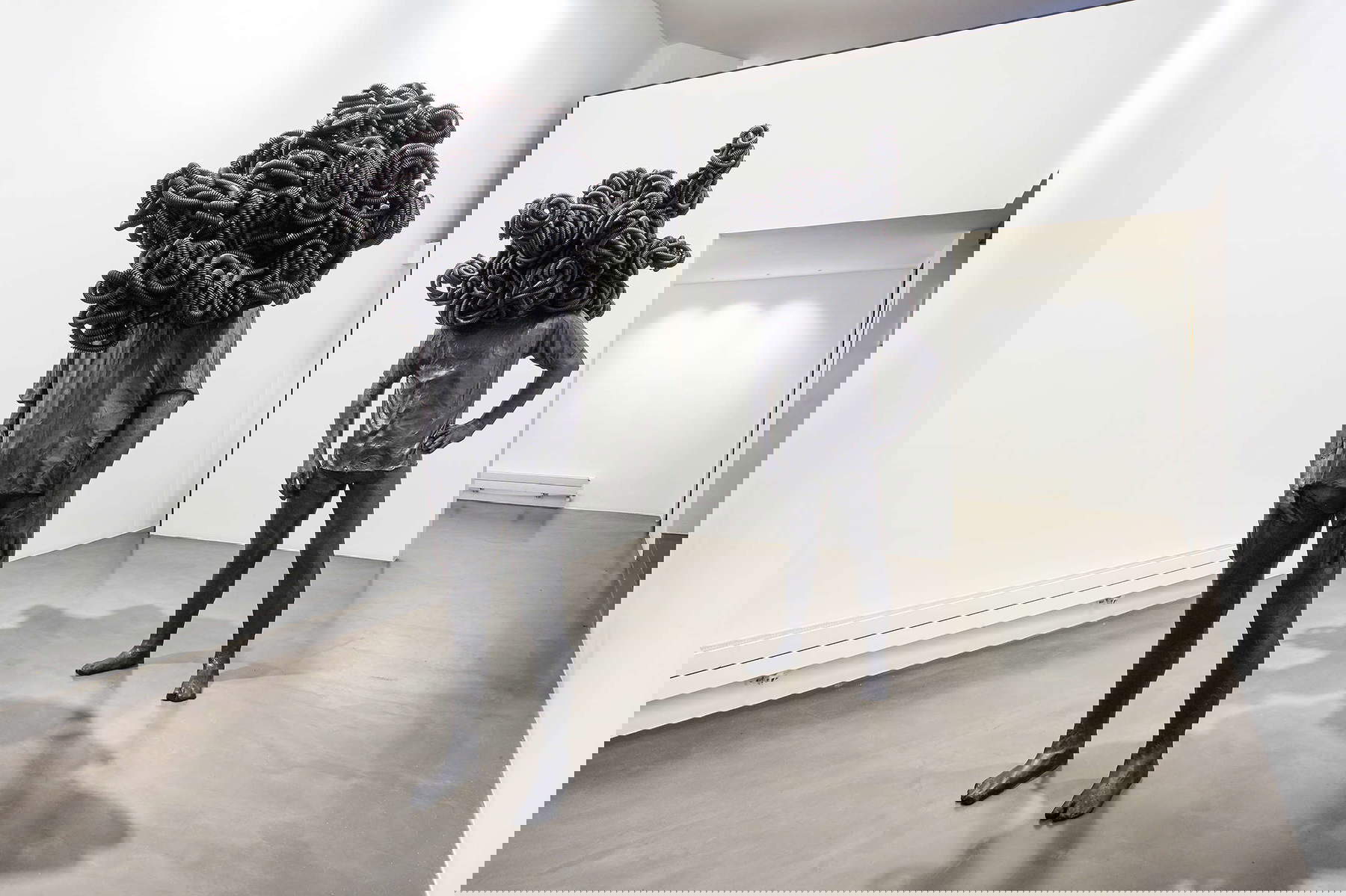 Paolo Grassino, Nœuds (2016 ; moulages en aluminium peint) Paolo Grassino, Nœuds (2016 ; moulages en aluminium peint)