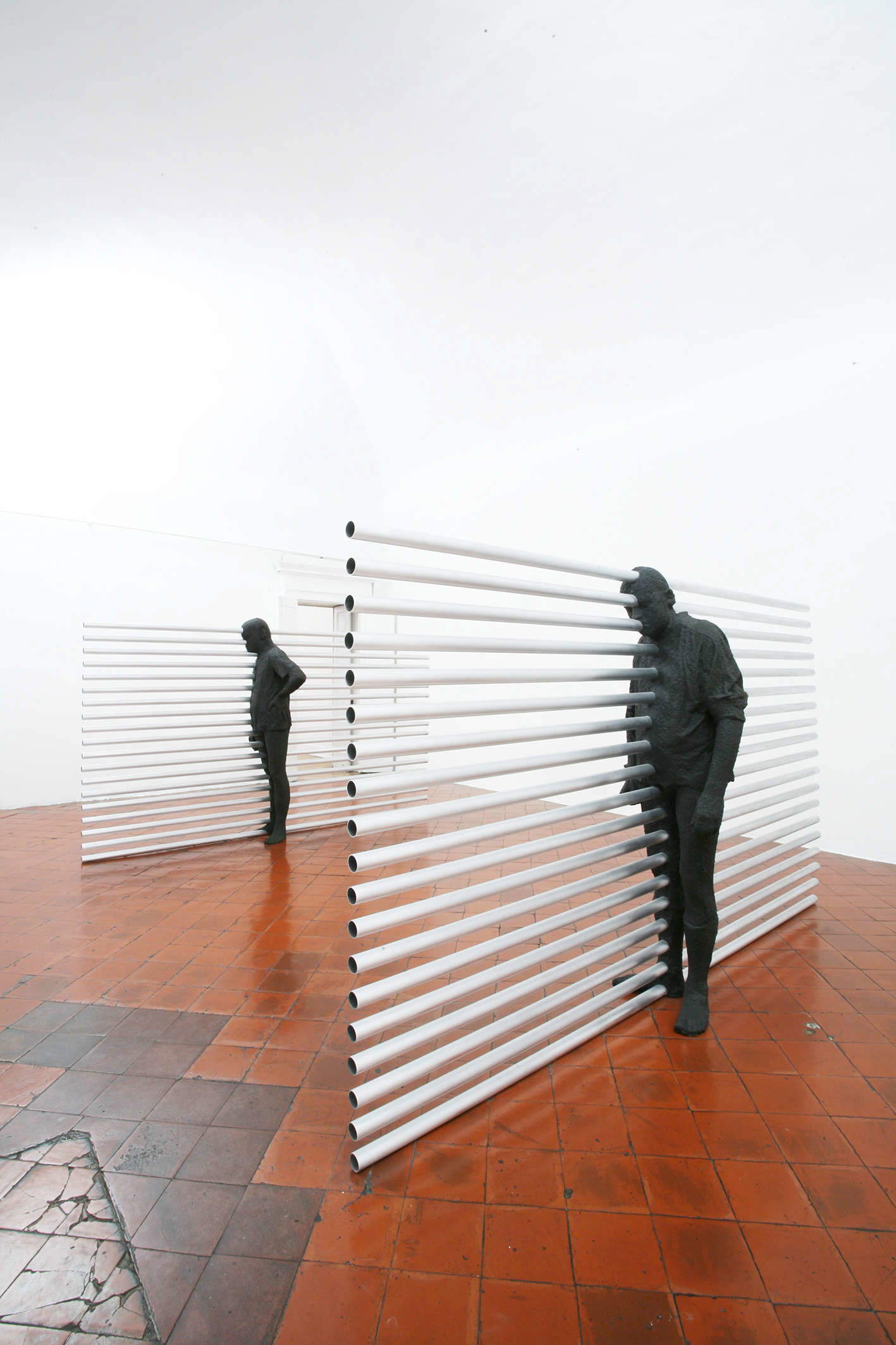 Paolo Grassino, Semilibertà (2007 ; résine et aluminium) Paolo Grassino, Semilibertà (2007 ; résine et aluminium)