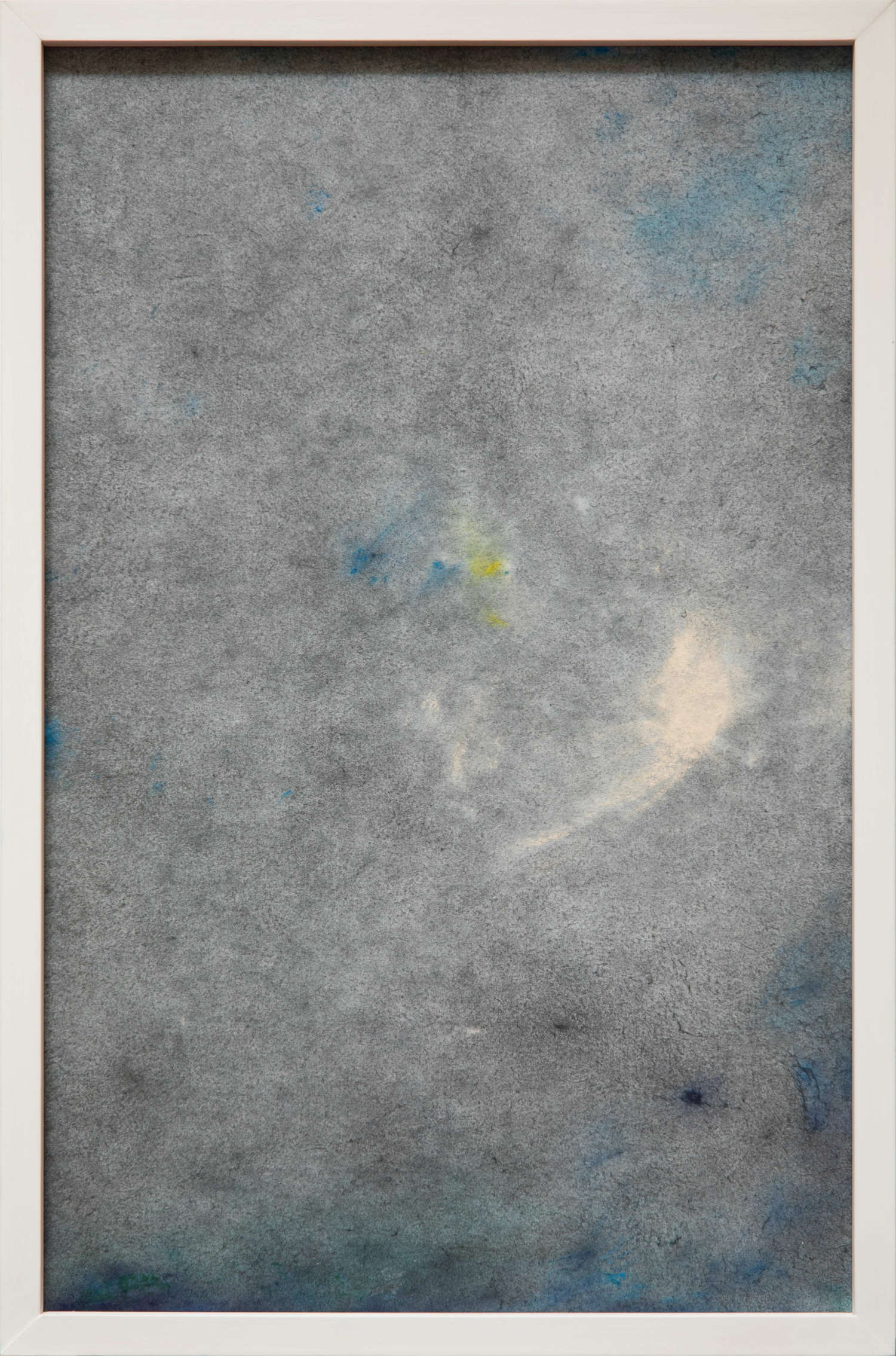 Silvia Listorti, Chevauchement. Malgré la nuit, je la vois (2024 ; graphite et pigments sur papier coton, 64 x 41 cm) Silvia Listorti, Chevauchement. Malgré la nuit, je la vois (2024 ; graphite et pigments sur papier coton, 64 x 41 cm)