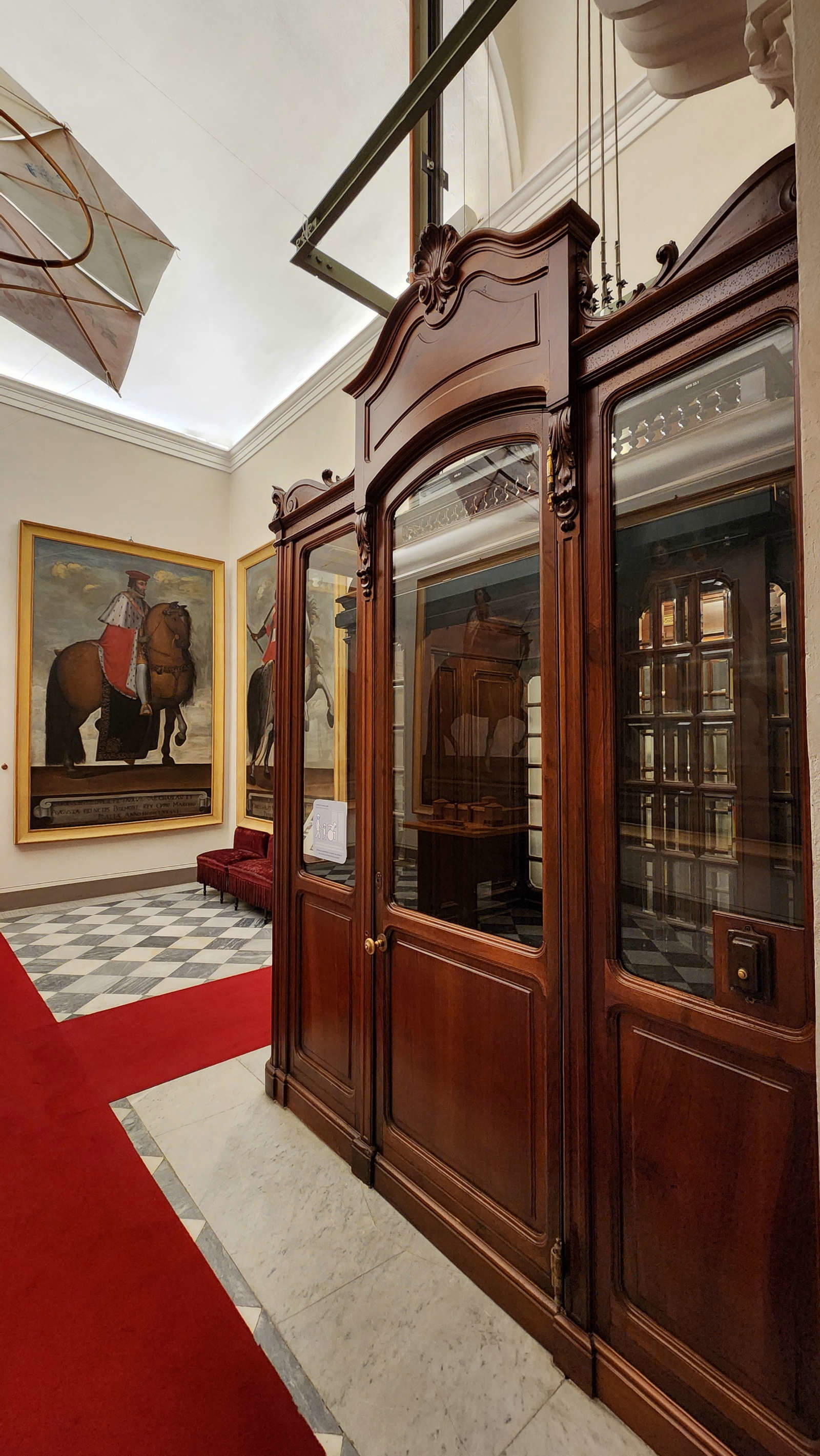 Appartement de Maria Letizia Bonaparte: l'ascensore Appartement de Maria Letizia Bonaparte: l'ascensore